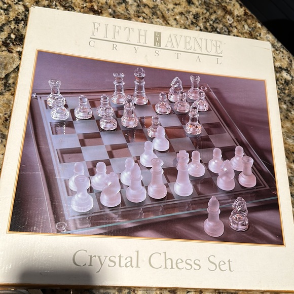 FIFTH AVENUE CRYSTAL CHESS ♟️ SET - Picture 8 of 8